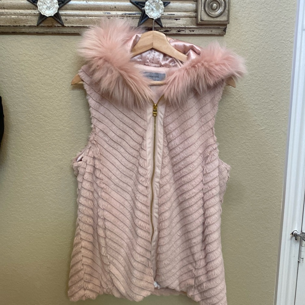 Marc New York Andrew Marc Faux Fur Hood Vest blush color size Large